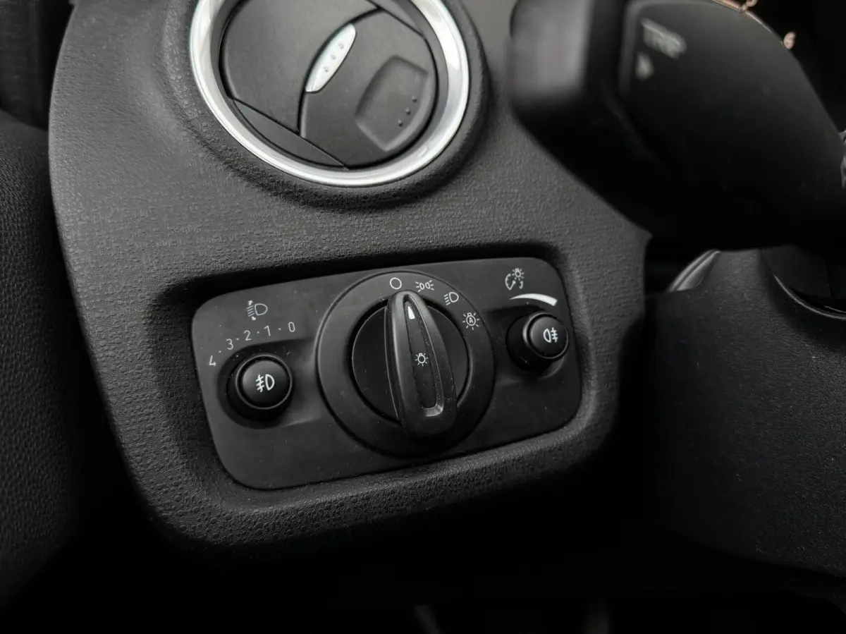 1.0 EcoBoost Titanium | Navigatie | APK 09-2027 | Cruise control | Climate control | Parkeersensoren voor + achter |