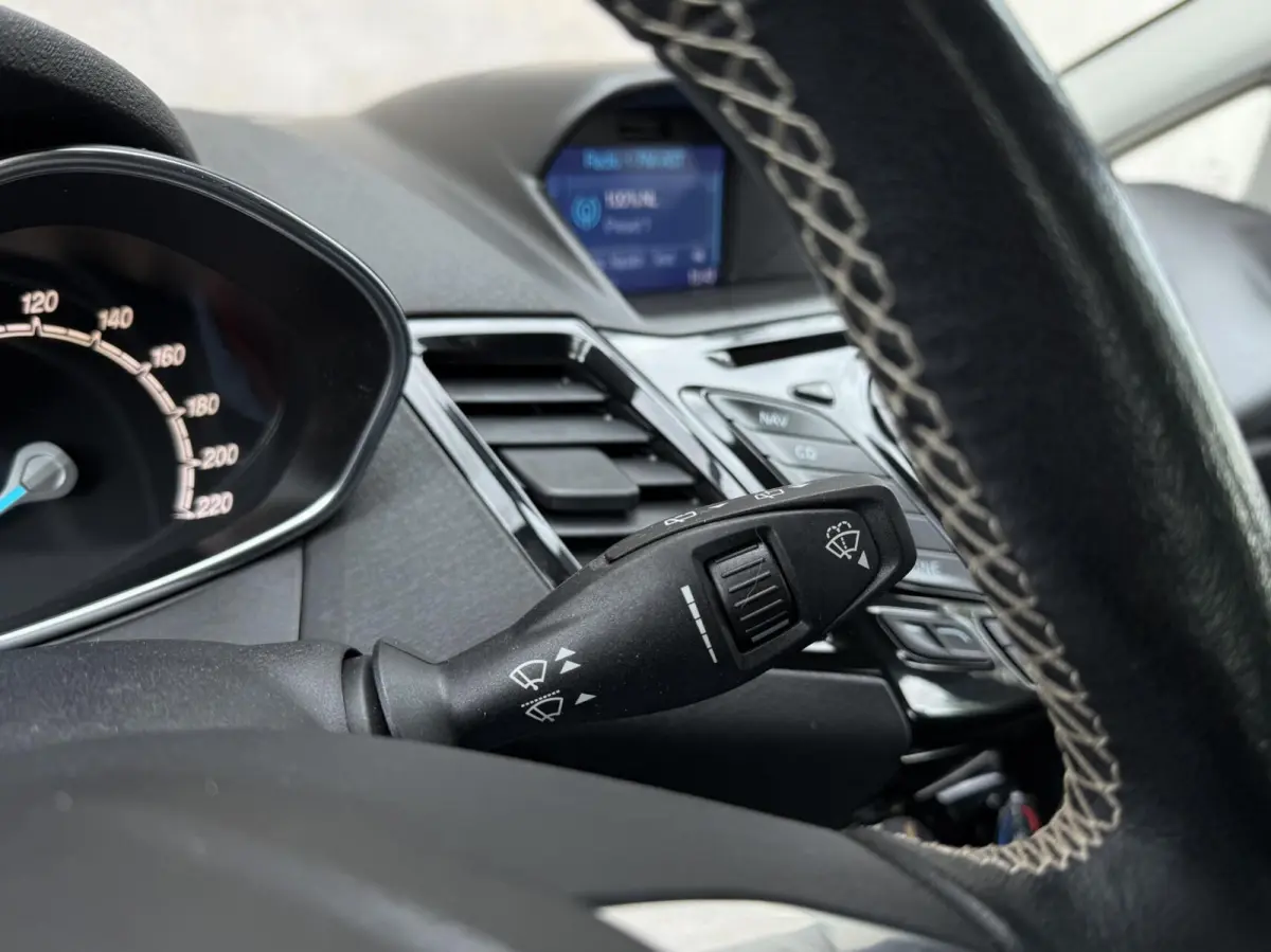 1.0 EcoBoost Titanium | Navigatie | APK 09-2027 | Cruise control | Climate control | Parkeersensoren voor + achter |