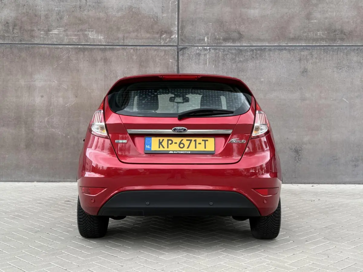 1.0 EcoBoost Titanium | Navigatie | APK 09-2027 | Cruise control | Climate control | Parkeersensoren voor + achter |