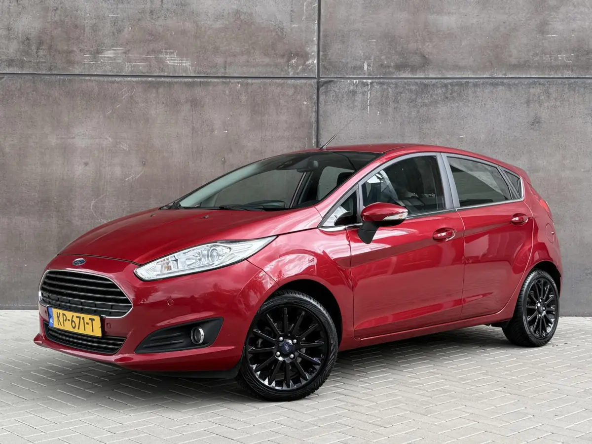 1.0 EcoBoost Titanium | Navigatie | APK 09-2027 | Cruise control | Climate control | Parkeersensoren voor + achter |