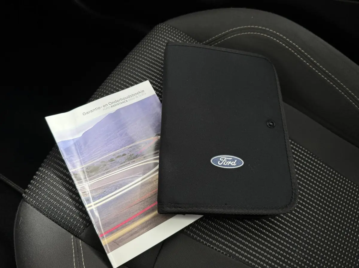 1.0 EcoBoost Titanium | Navigatie | APK 09-2027 | Cruise control | Climate control | Parkeersensoren voor + achter |