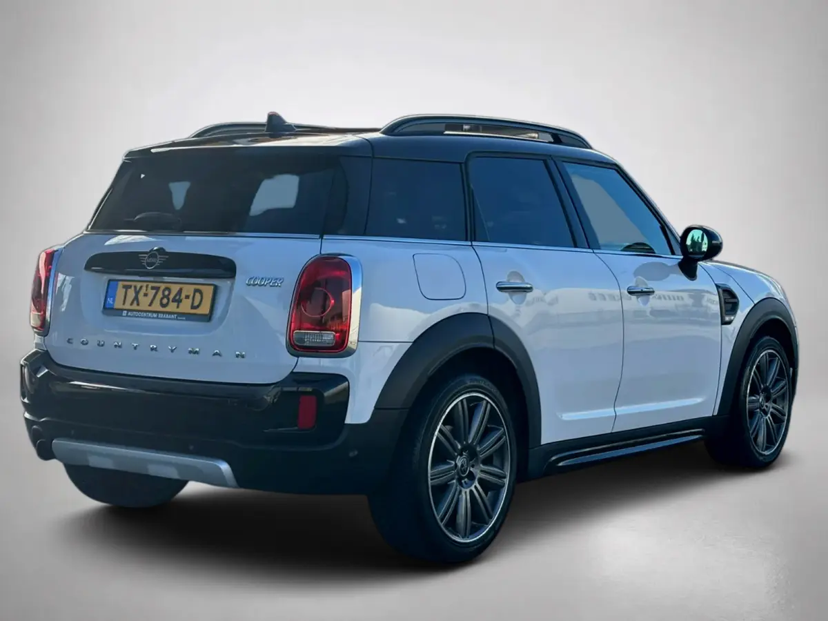 1.5 Cooper Chili Serious Business(NL-auto, Dealer OnderH, Panorama, Camera, Navi Pro, StoelV, Climate Con, Etc)
