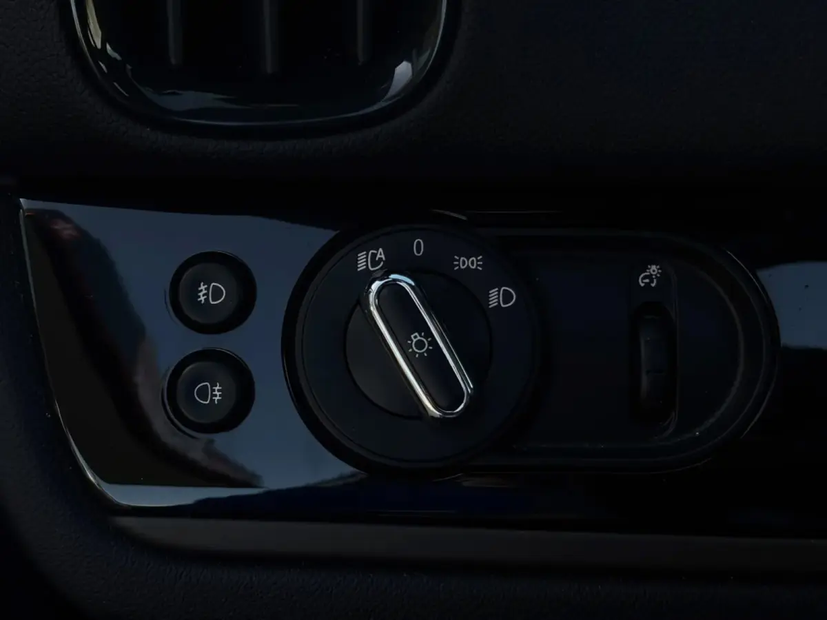 1.5 Cooper Chili Serious Business(NL-auto, Dealer OnderH, Panorama, Camera, Navi Pro, StoelV, Climate Con, Etc)