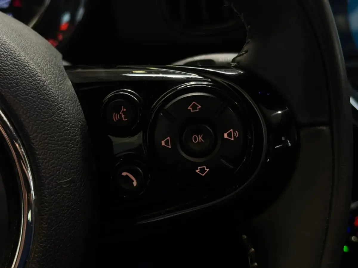 1.5 Cooper Chili Serious Business(NL-auto, Dealer OnderH, Panorama, Camera, Navi Pro, StoelV, Climate Con, Etc)