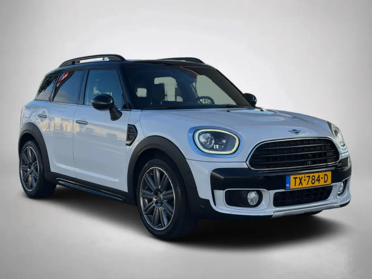 1.5 Cooper Chili Serious Business(NL-auto, Dealer OnderH, Panorama, Camera, Navi Pro, StoelV, Climate Con, Etc)