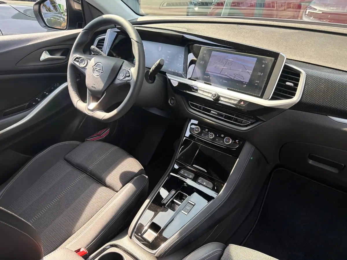 1.6 Turbo Plug-In Hybrid GS Line | Trekhaak | Adaptive Cruise Control | Stoelverwarming | Navigatie | Achteruitrijcamera | Elektr. Achterklep | Keyless Entry | LMV 17" |