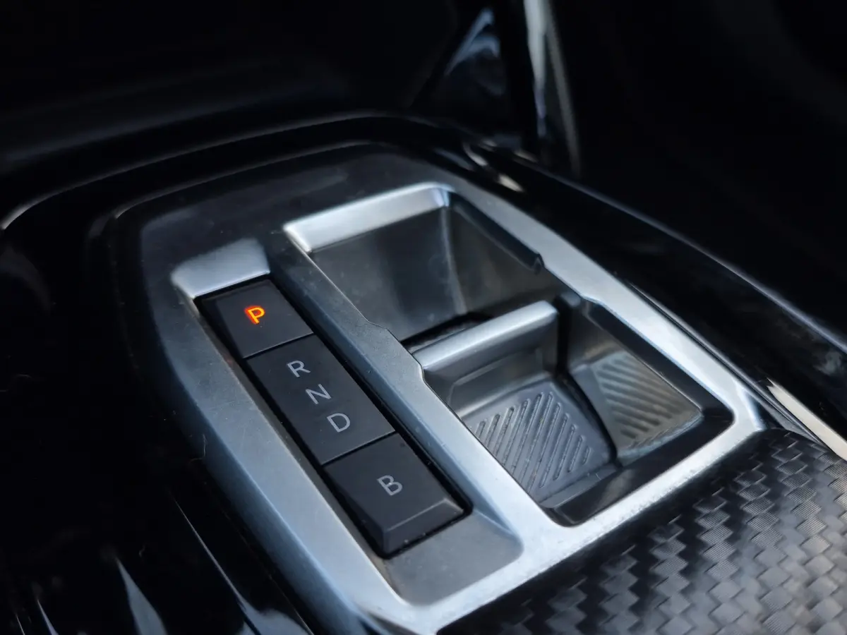 EV GT 50 kWh 95,7% Soh | Panoramadak | Trekhaak afneembaar | Camera | Parkeersensoren | Full map navigatie | Carplay/android auto |