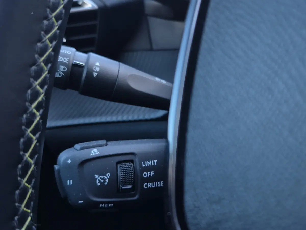 EV GT 50 kWh 95,7% Soh | Panoramadak | Trekhaak afneembaar | Camera | Parkeersensoren | Full map navigatie | Carplay/android auto |