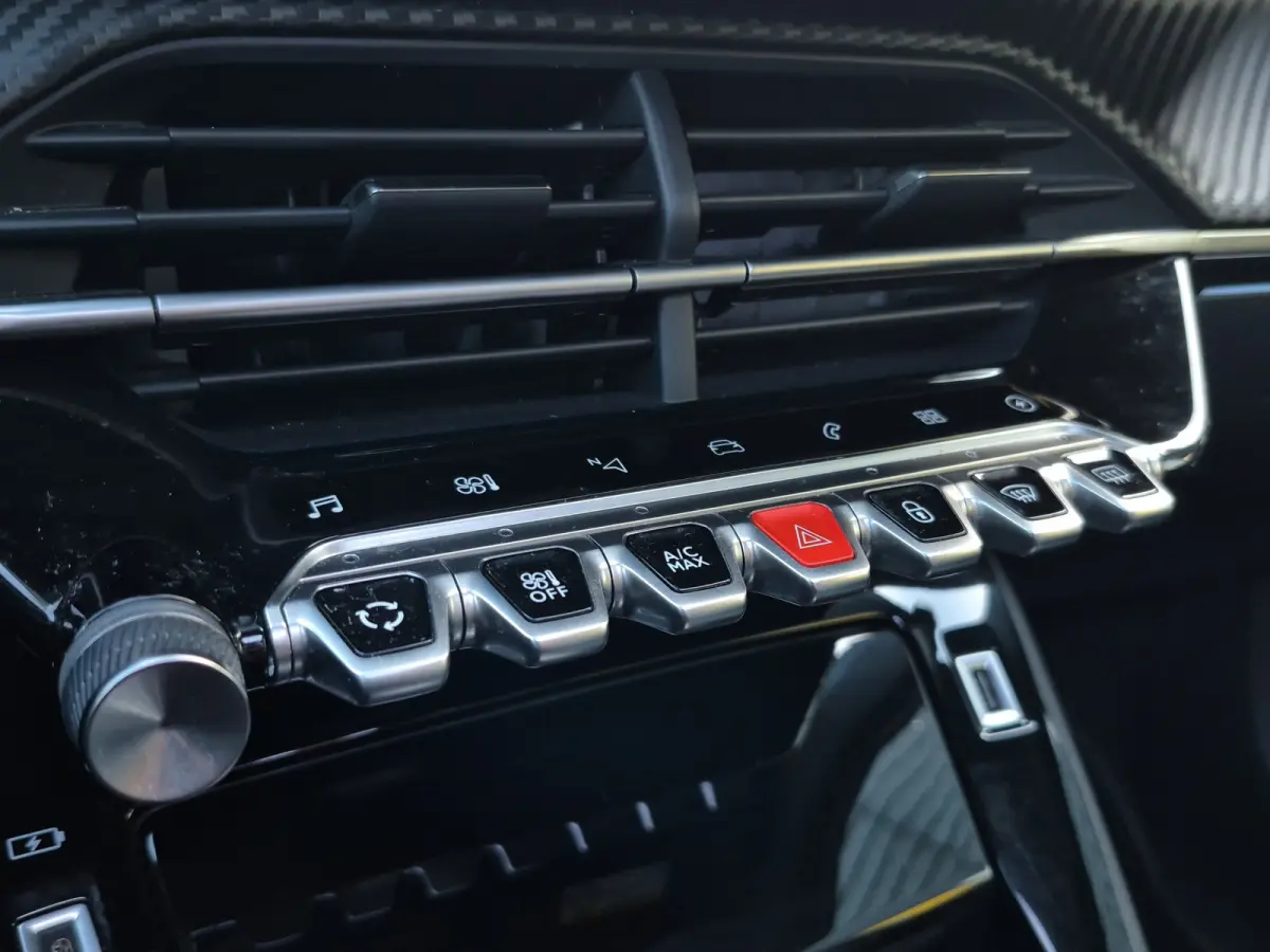 EV GT 50 kWh 95,7% Soh | Panoramadak | Trekhaak afneembaar | Camera | Parkeersensoren | Full map navigatie | Carplay/android auto |