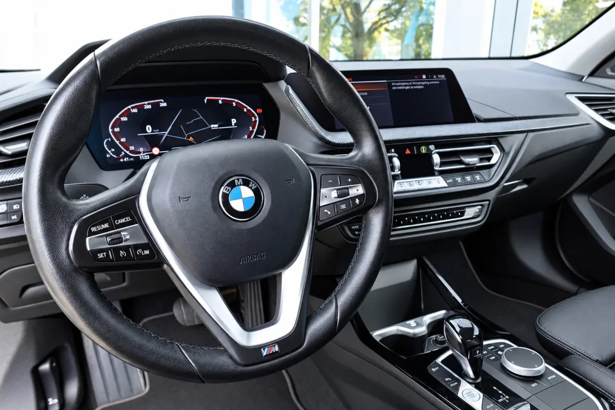 118i High Executive KEYLESS CAM LEDER VOL