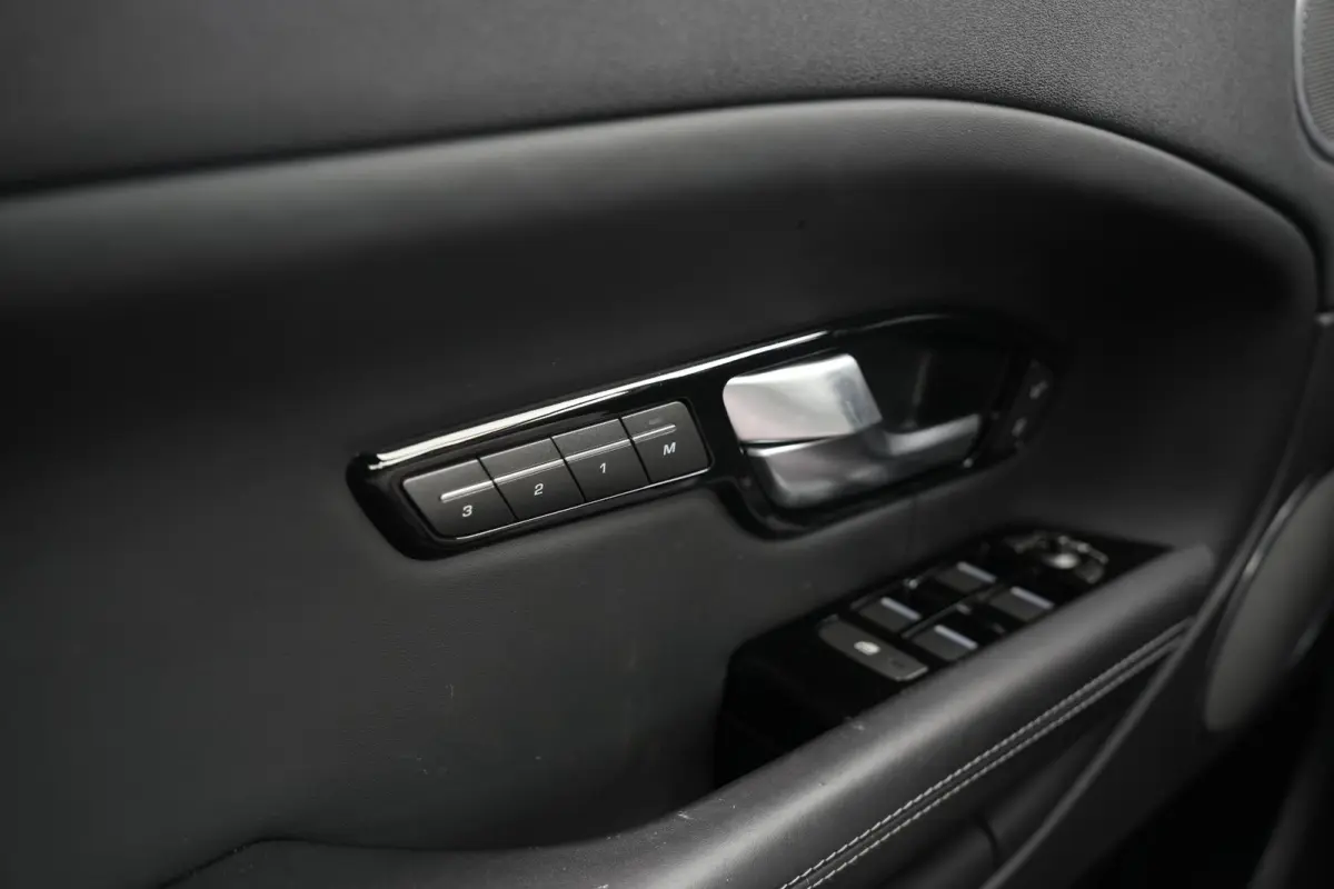 2.0 Si4 HSE Dynamic Panoramadak Meridian Leer Stoelverw. Black on Black