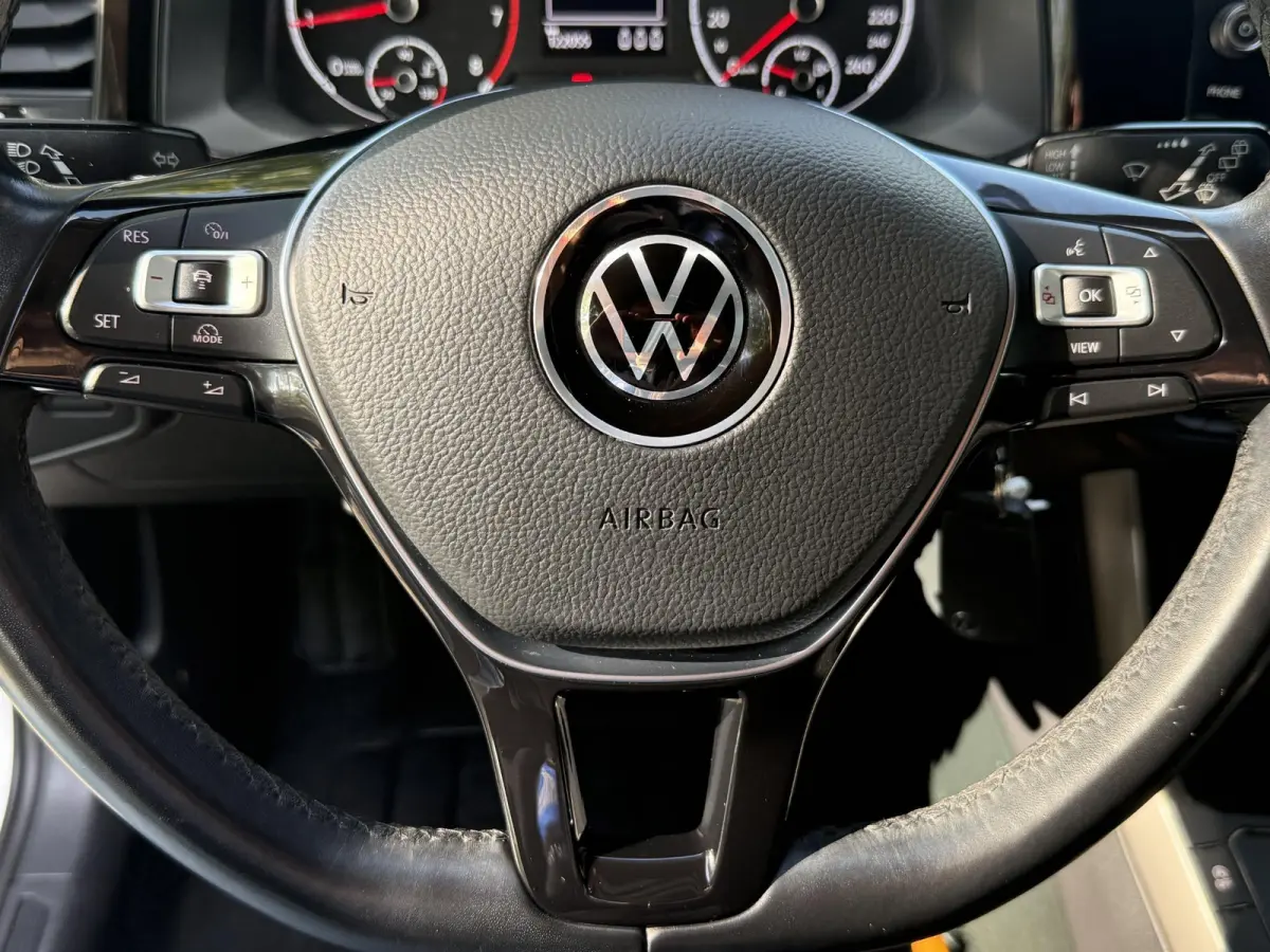 1.0 TSI R-Line Edition | Navigatie | PDC voor + achter | Airco | Apple CarPlay/Android Auto |
