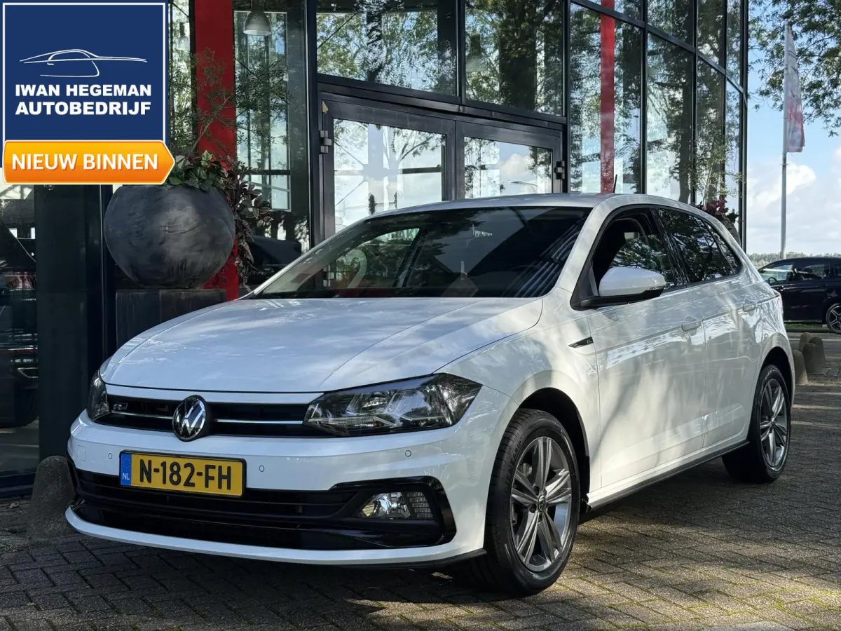 1.0 TSI R-Line Edition | Navigatie | PDC voor + achter | Airco | Apple CarPlay/Android Auto |