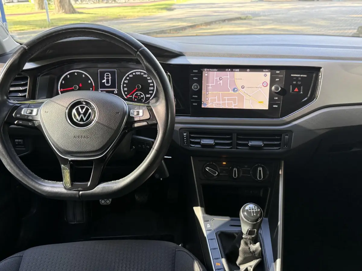 1.0 TSI R-Line Edition | Navigatie | PDC voor + achter | Airco | Apple CarPlay/Android Auto |