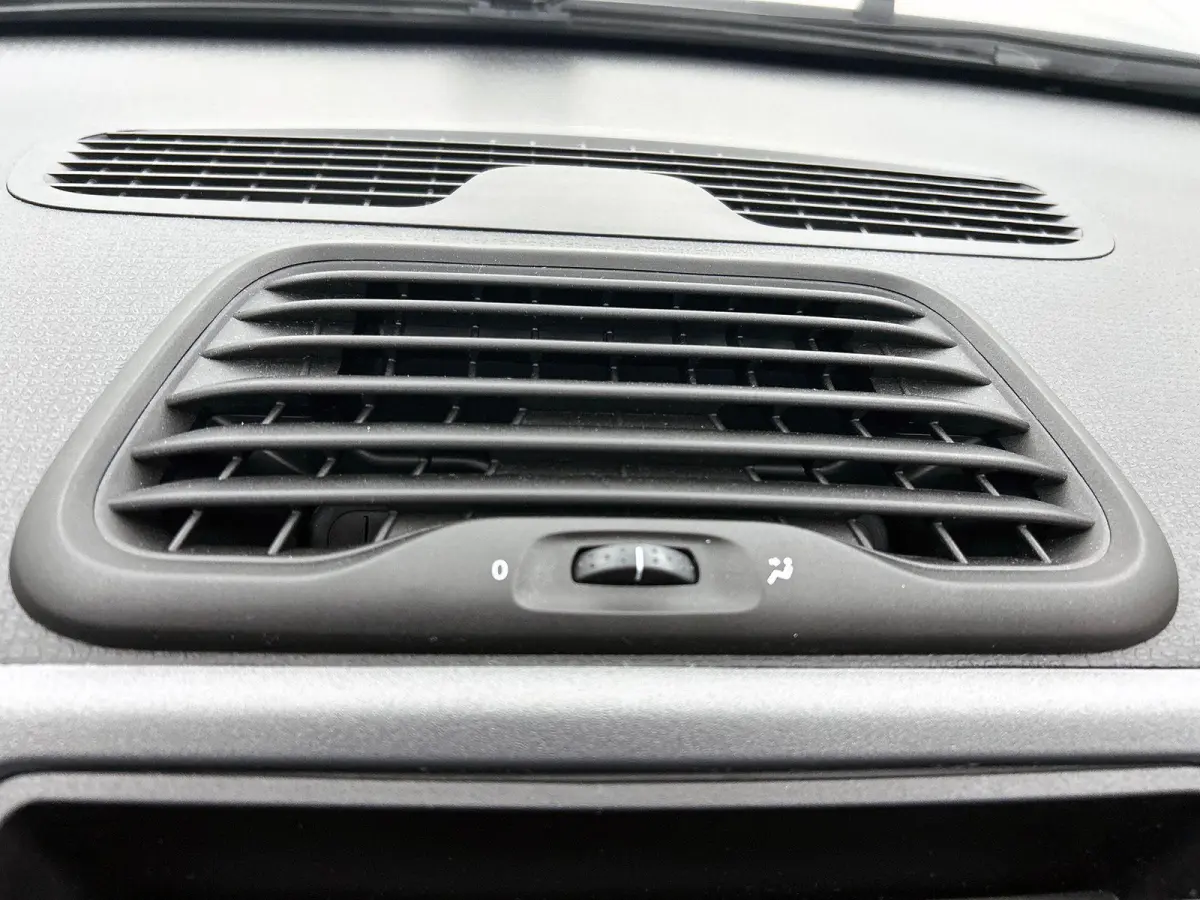 1.0 Hybrid Cross CARPLAY | CLIMA