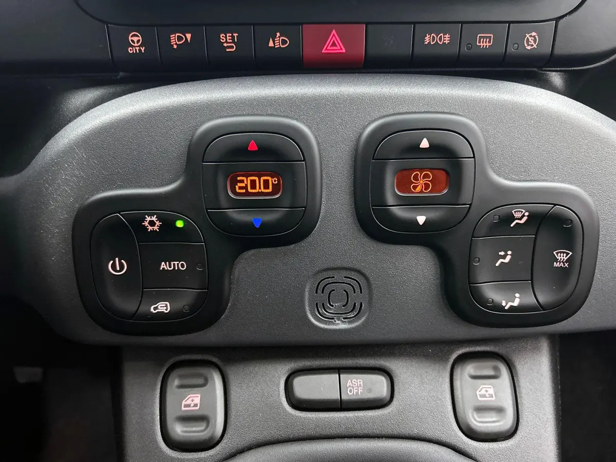 1.0 Hybrid Cross CARPLAY | CLIMA