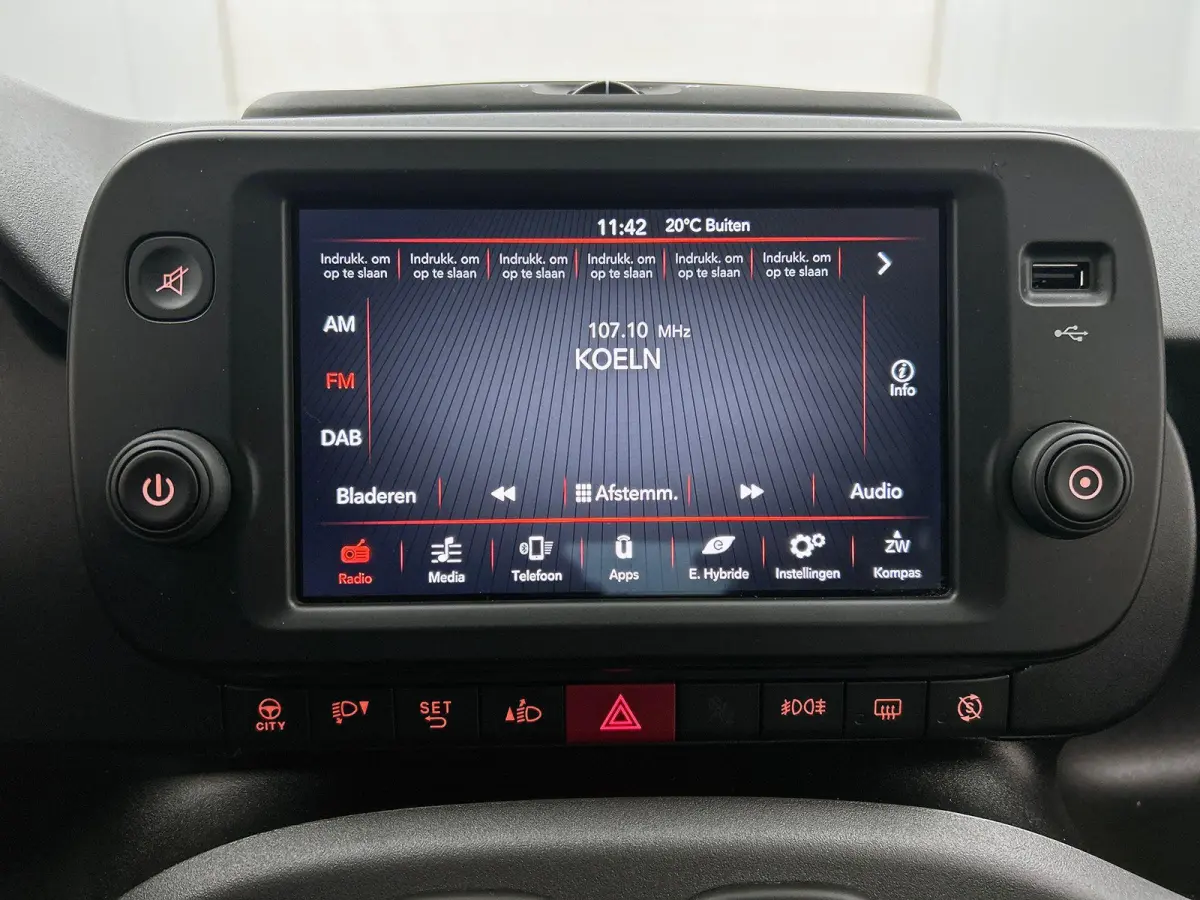 1.0 Hybrid Cross CARPLAY | CLIMA
