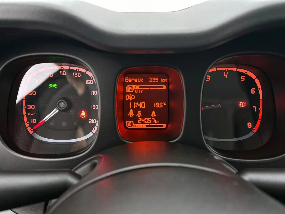 1.0 Hybrid Cross CARPLAY | CLIMA