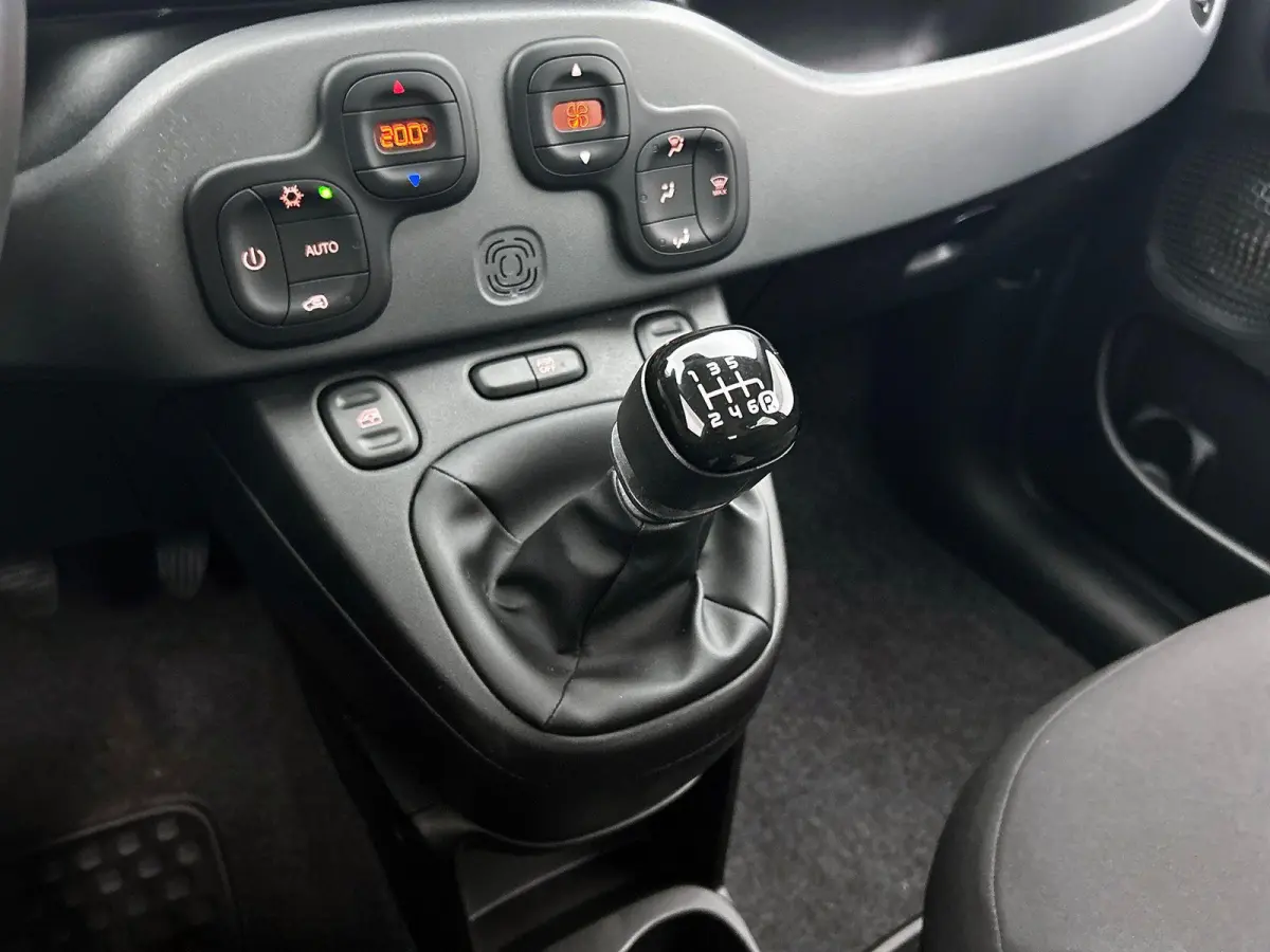 1.0 Hybrid Cross CARPLAY | CLIMA