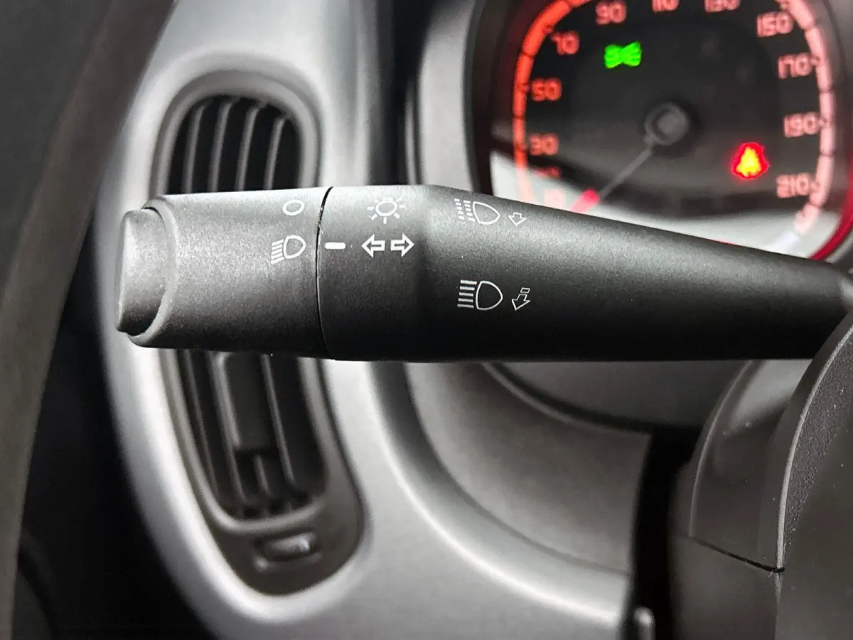 1.0 Hybrid Cross CARPLAY | CLIMA