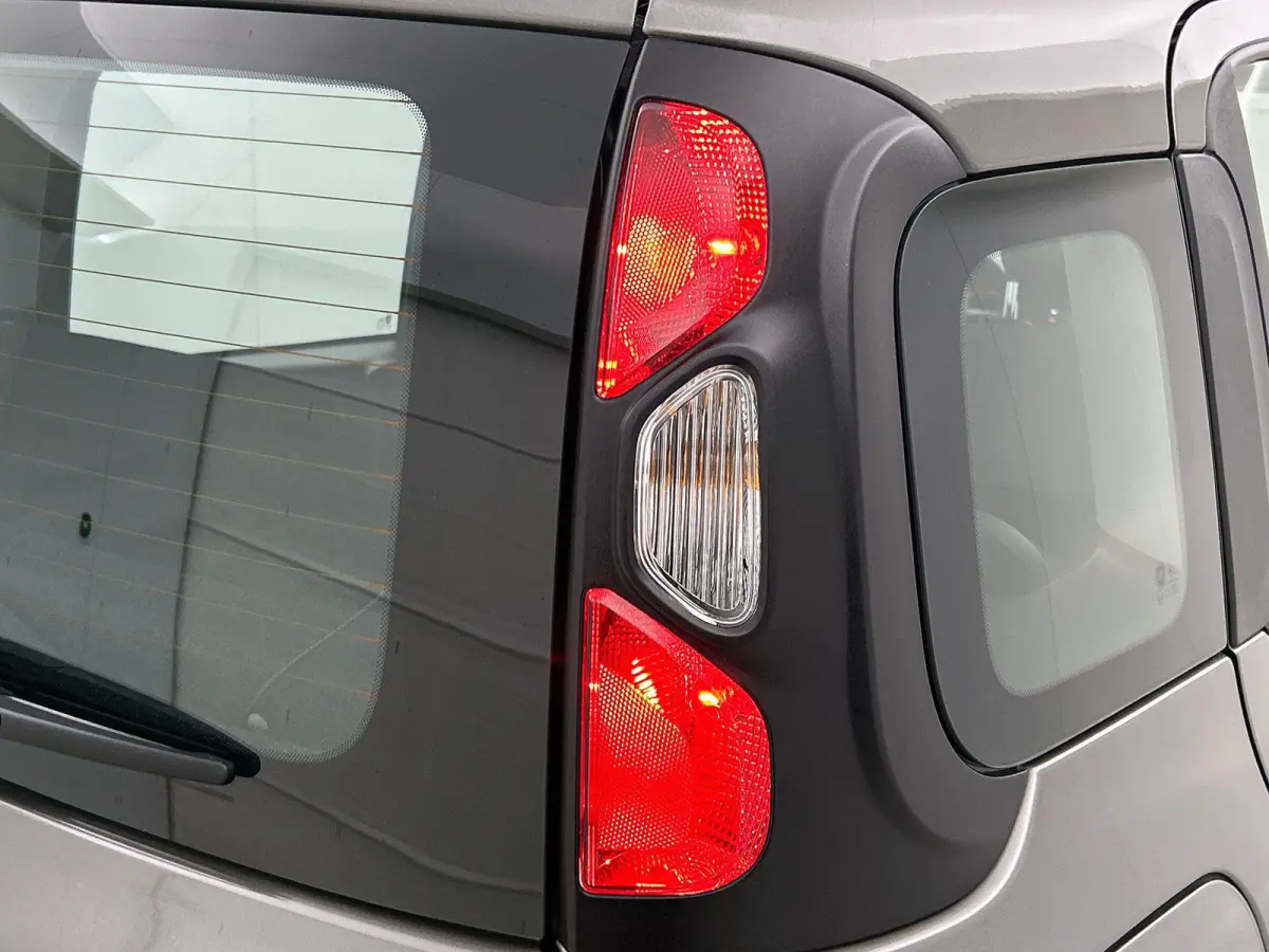 1.0 Hybrid Cross CARPLAY | CLIMA