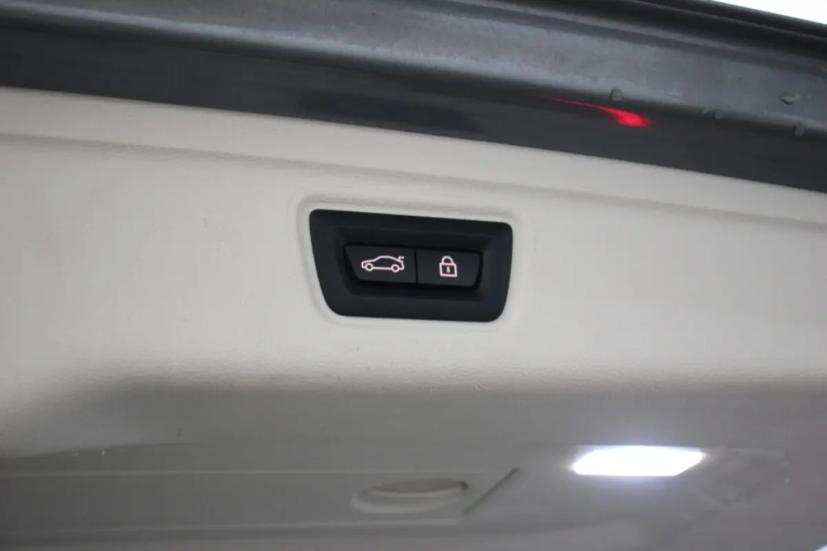 320e - Digitaal Cockpit, Carplay, Leer, Memory, Stoelverw.