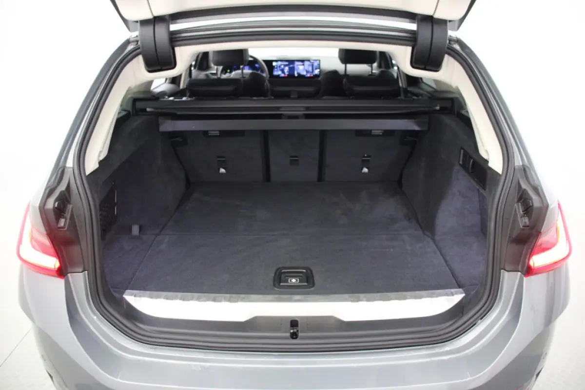 320e - Digitaal Cockpit, Carplay, Leer, Memory, Stoelverw.