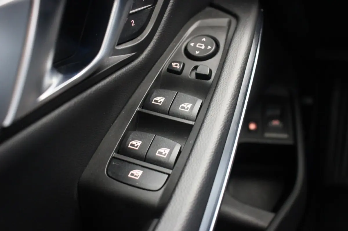 320e - Digitaal Cockpit, Carplay, Leer, Memory, Stoelverw.