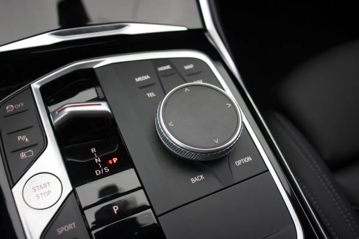 320e - Digitaal Cockpit, Carplay, Leer, Memory, Stoelverw.