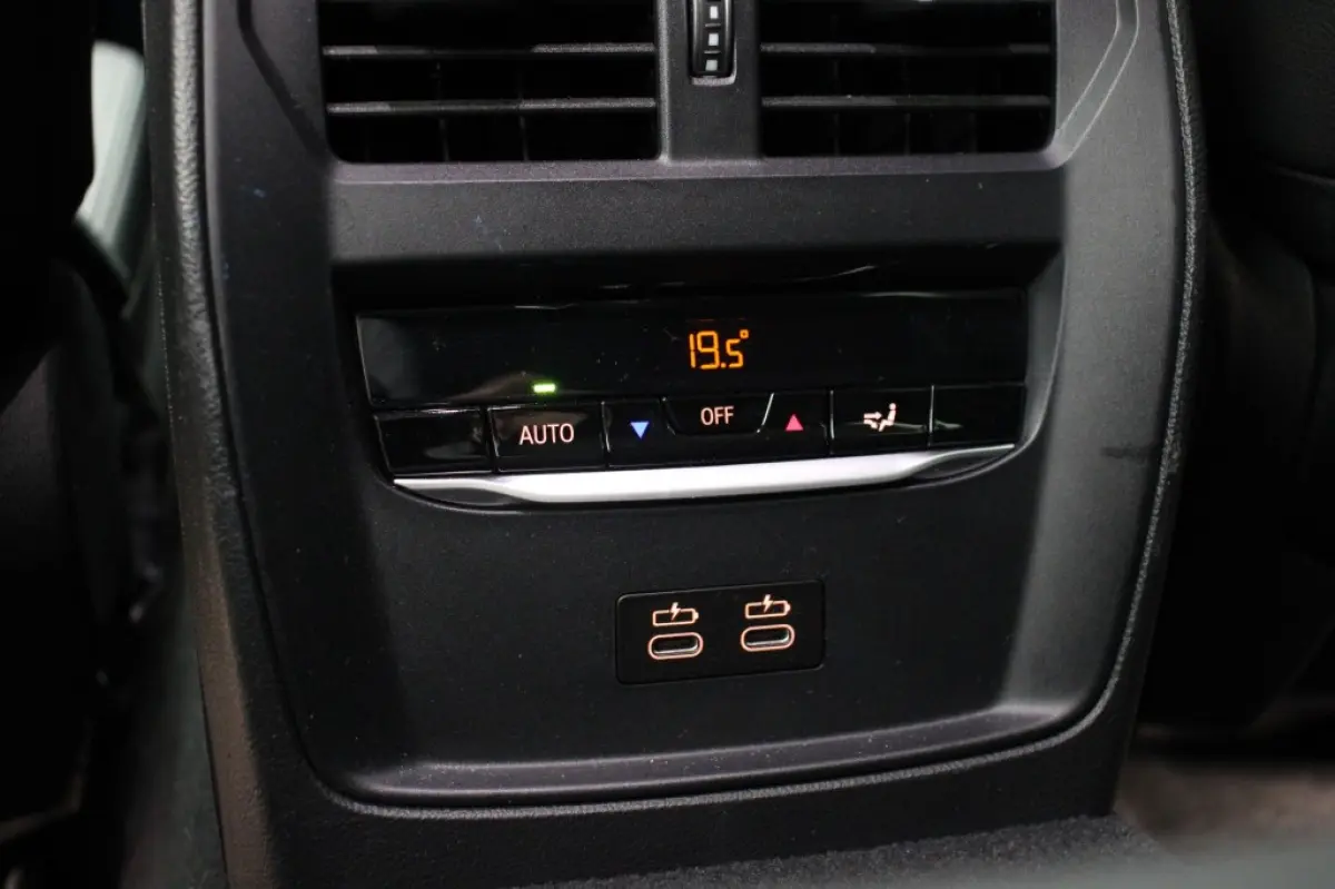 320e - Digitaal Cockpit, Carplay, Leer, Memory, Stoelverw.
