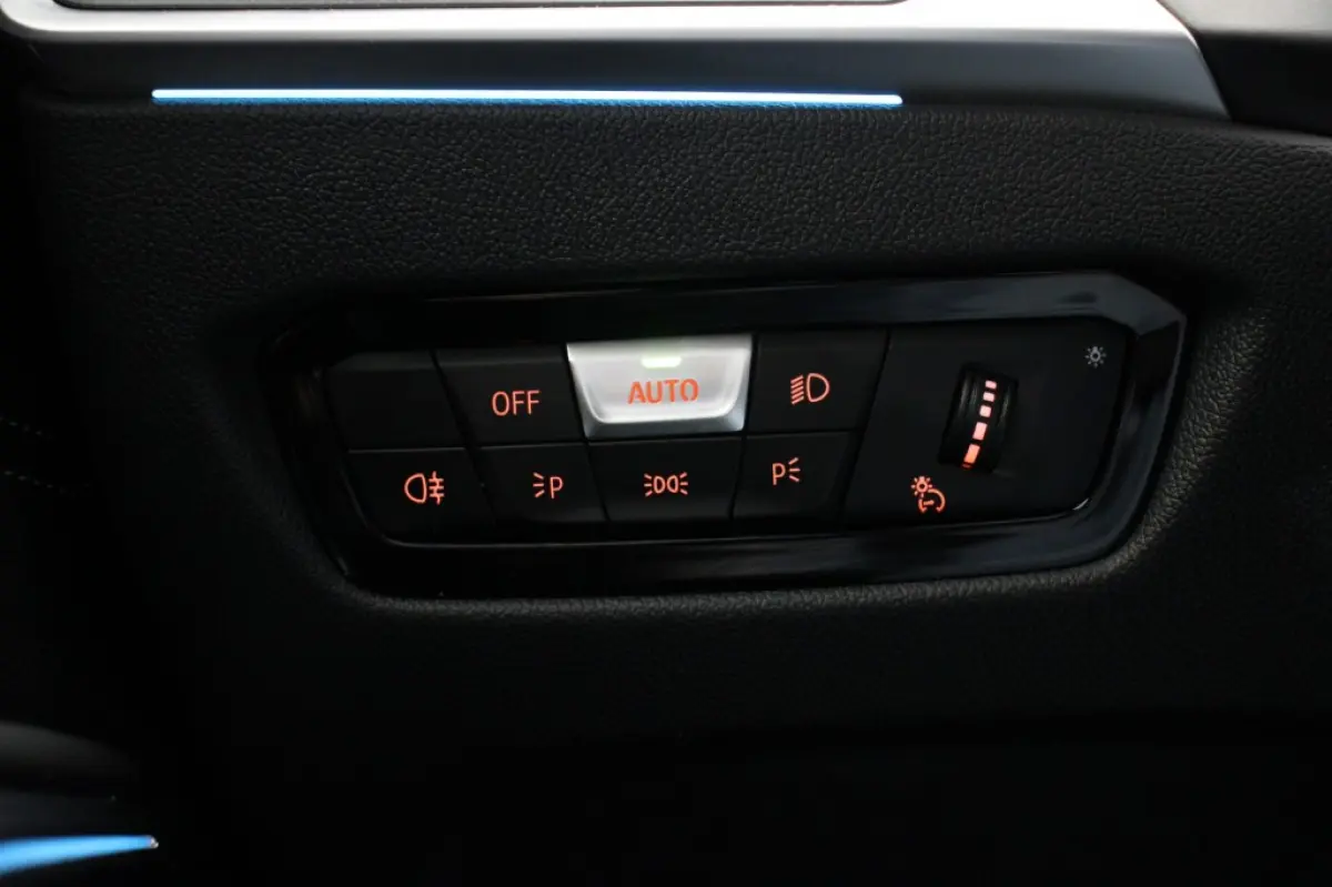 320e - Digitaal Cockpit, Carplay, Leer, Memory, Stoelverw.