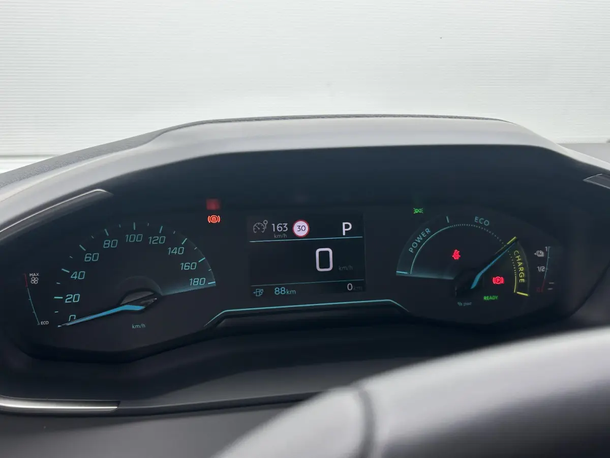 EV Business 54 kWh | 3 fase lader | Camera | Cruise Control | Apple Carplay/Android Auto