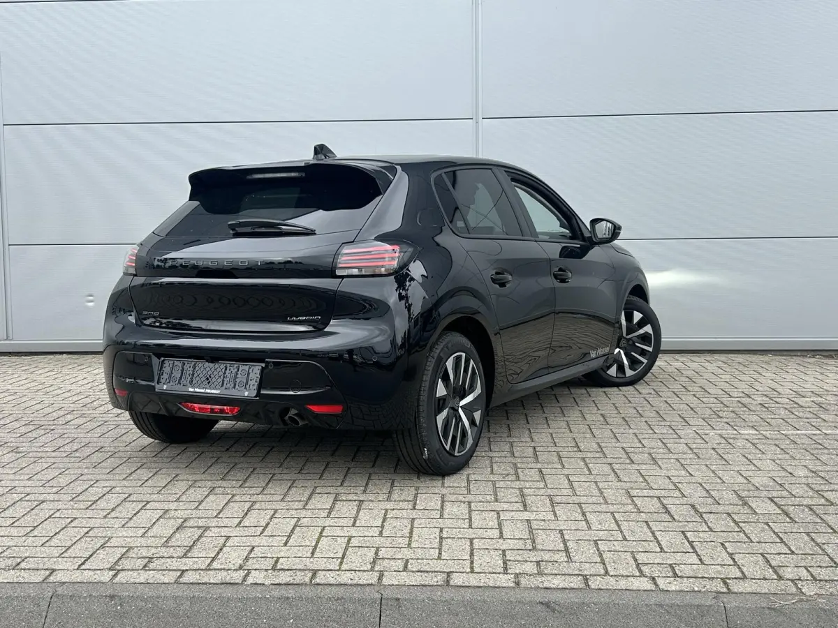 1.2 Hybrid 110 e-DCS6 Business | Camera | Cruise Control | Apple Carplay/Android Auto