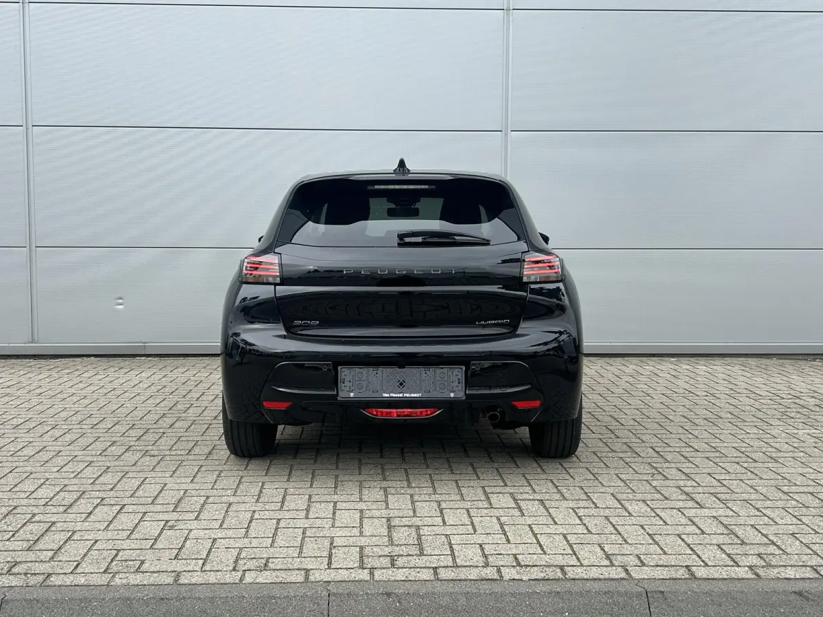 1.2 Hybrid 110 e-DCS6 Business | Camera | Cruise Control | Apple Carplay/Android Auto