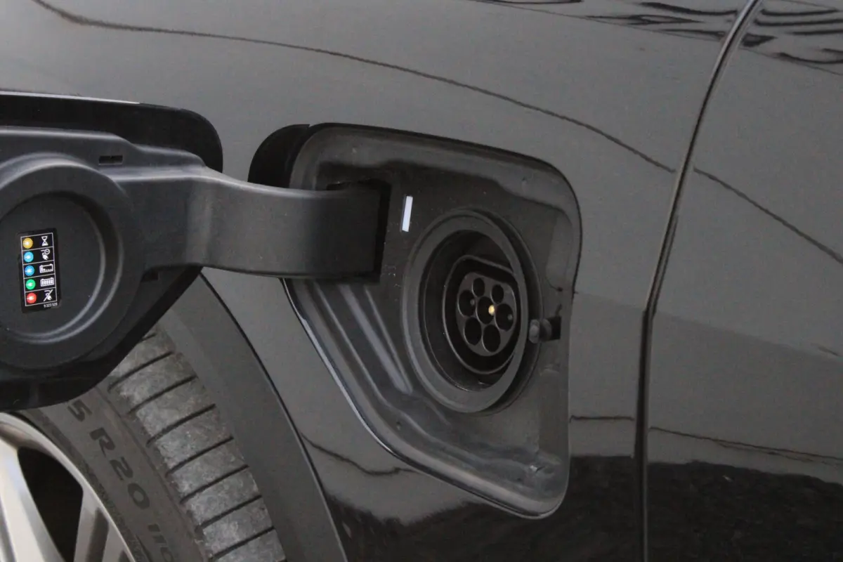 xDrive45e High Executive Softclose H&K Laser Pano VOL