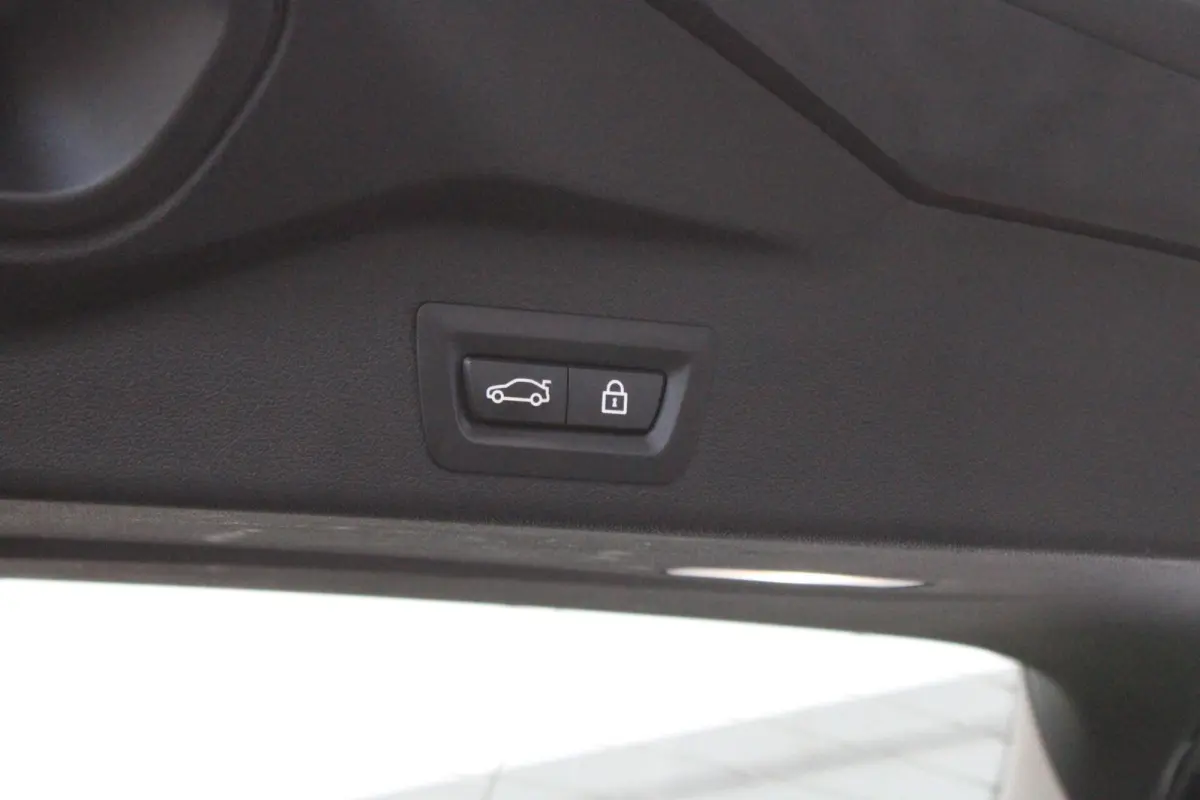 xDrive45e High Executive Softclose H&K Laser Pano VOL