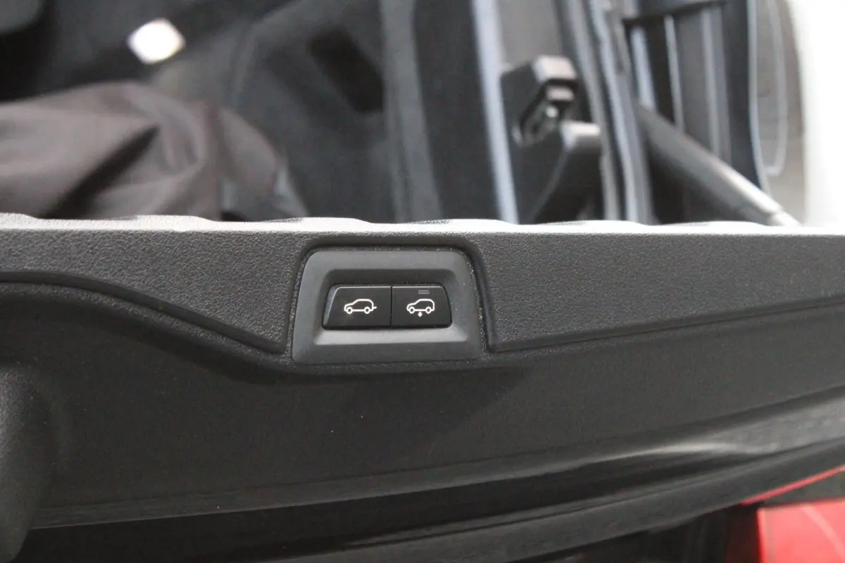 xDrive45e High Executive Softclose H&K Laser Pano VOL