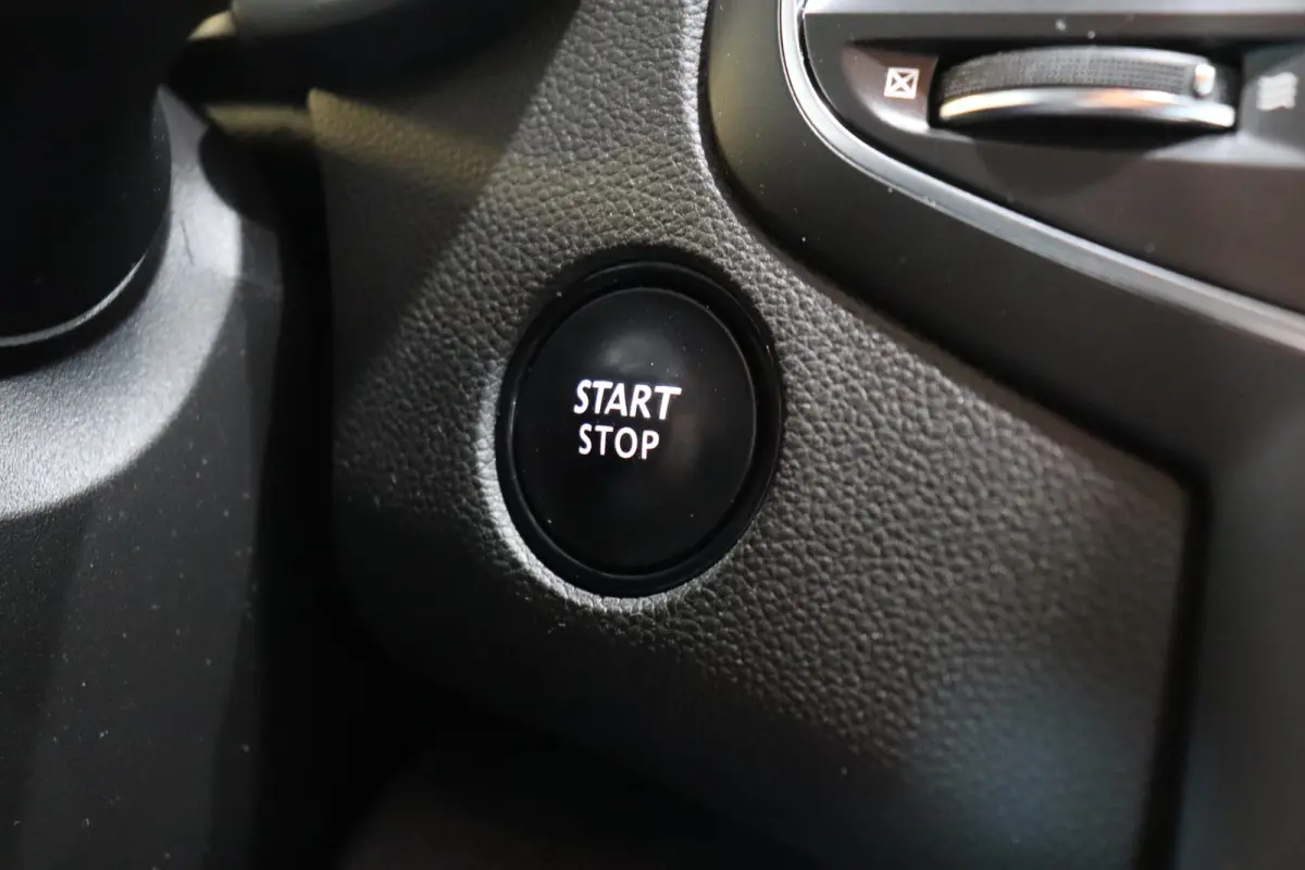 1.3 TCe Limited NL-Auto Airco | Navi | Cruise | Camera | LM velgen | €9.900,-