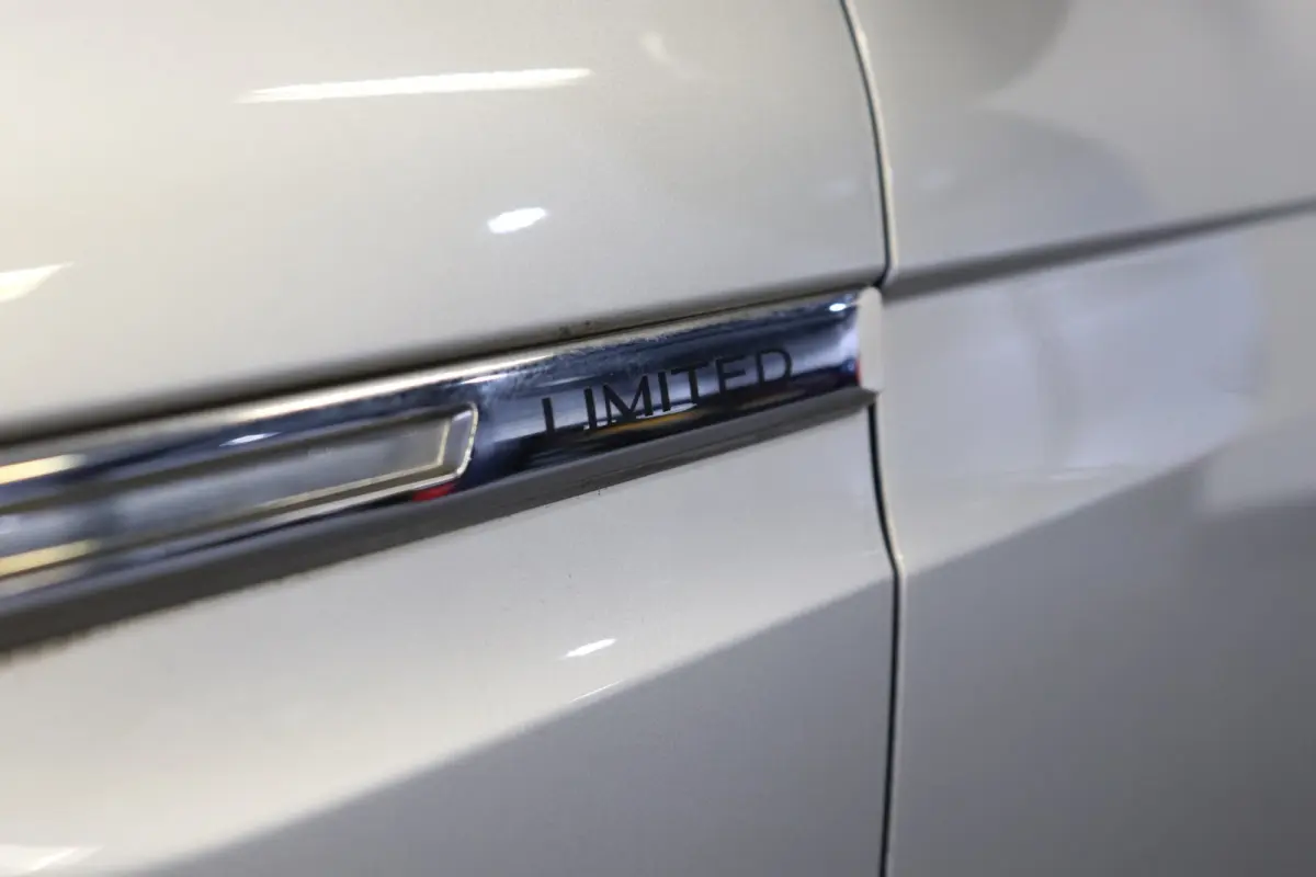 1.3 TCe Limited NL-Auto Airco | Navi | Cruise | Camera | LM velgen | €9.900,-