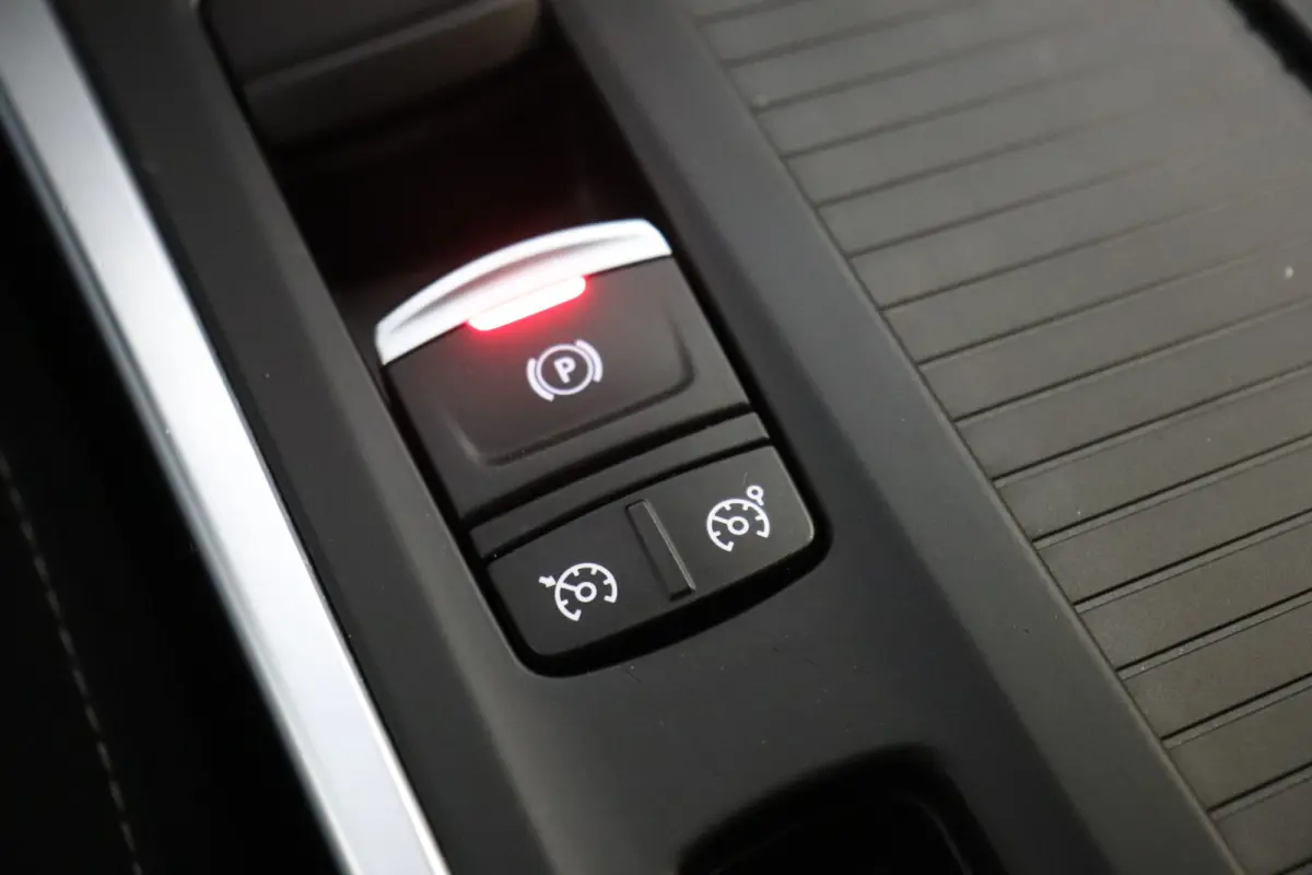 1.3 TCe Limited NL-Auto Airco | Navi | Cruise | Camera | LM velgen | €9.900,-
