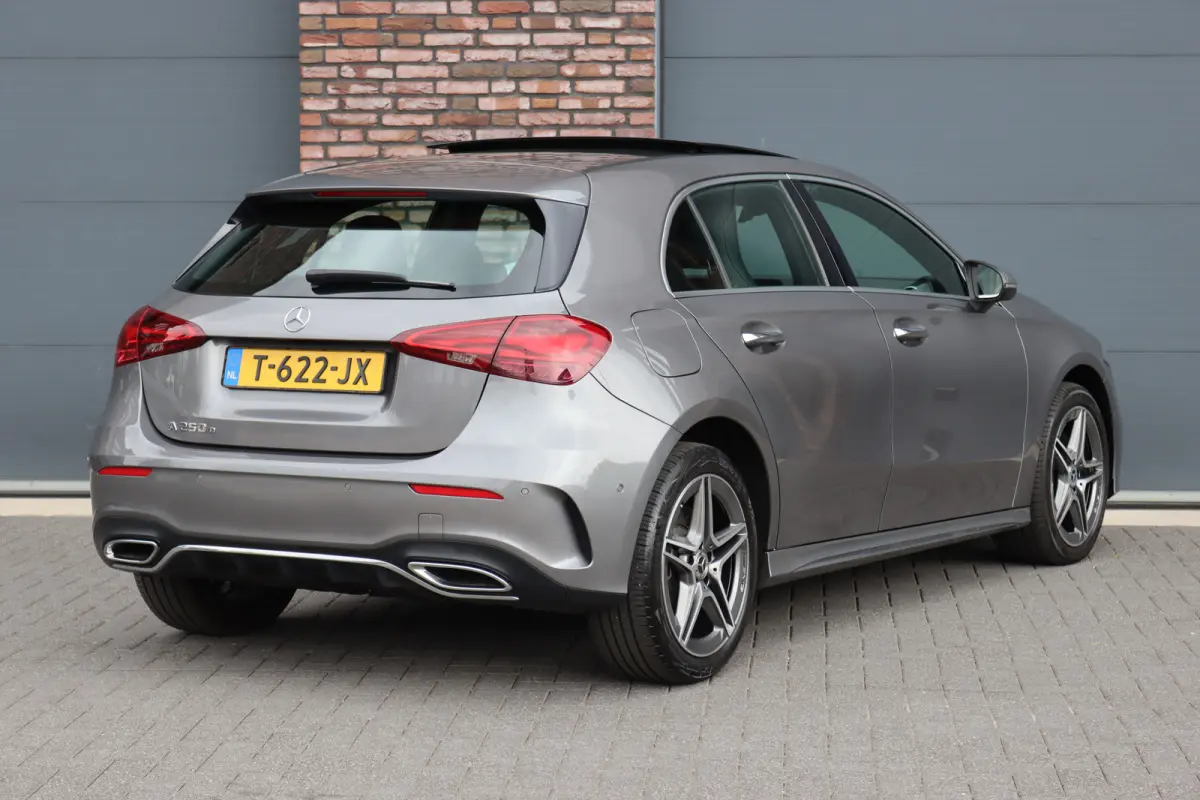 250 e AMG Line | Facelift | Panoramadak | Sfeerverlichting | Camera | Zitcomfortpakket | Keyless Go | Stoelverwarming | Widescreen |