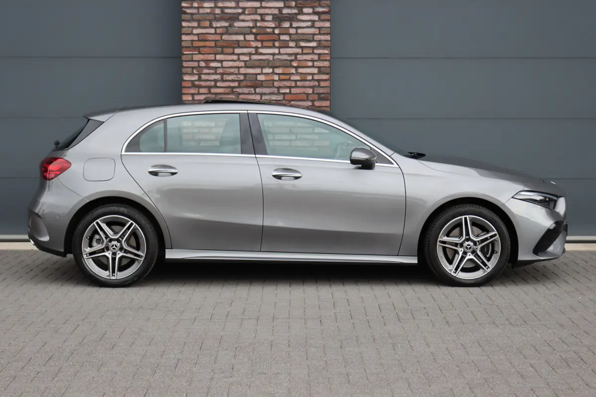 250 e AMG Line | Facelift | Panoramadak | Sfeerverlichting | Camera | Zitcomfortpakket | Keyless Go | Stoelverwarming | Widescreen |