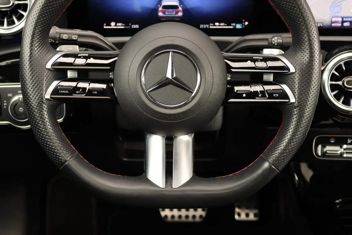 250 e AMG Line | Facelift | Panoramadak | Sfeerverlichting | Camera | Zitcomfortpakket | Keyless Go | Stoelverwarming | Widescreen |