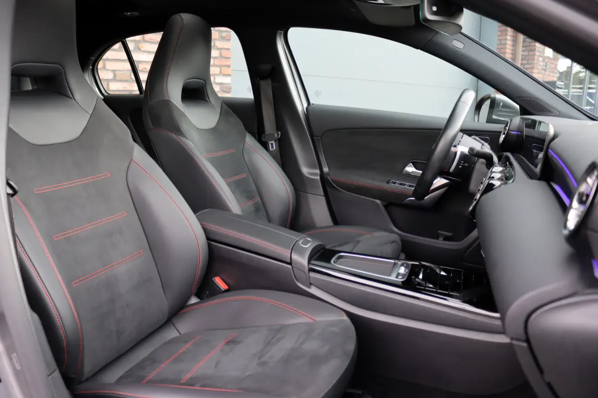 250 e AMG Line | Facelift | Panoramadak | Sfeerverlichting | Camera | Zitcomfortpakket | Keyless Go | Stoelverwarming | Widescreen |