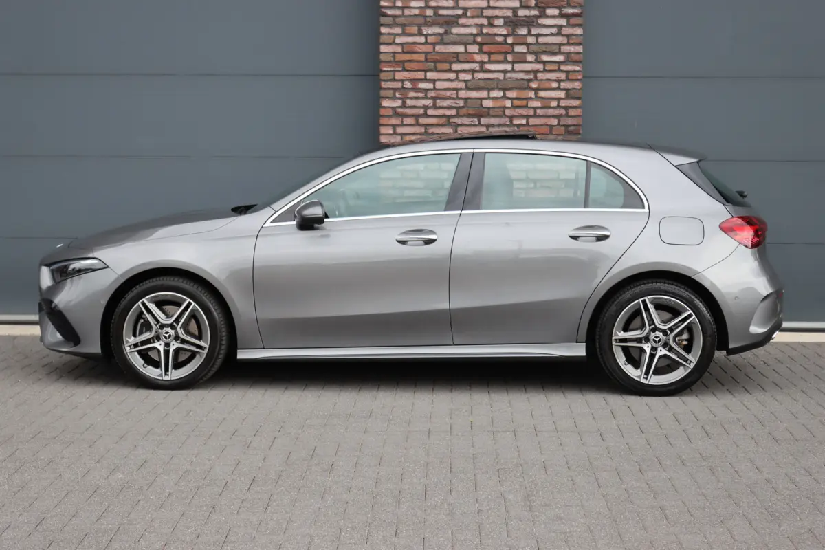 250 e AMG Line | Facelift | Panoramadak | Sfeerverlichting | Camera | Zitcomfortpakket | Keyless Go | Stoelverwarming | Widescreen |