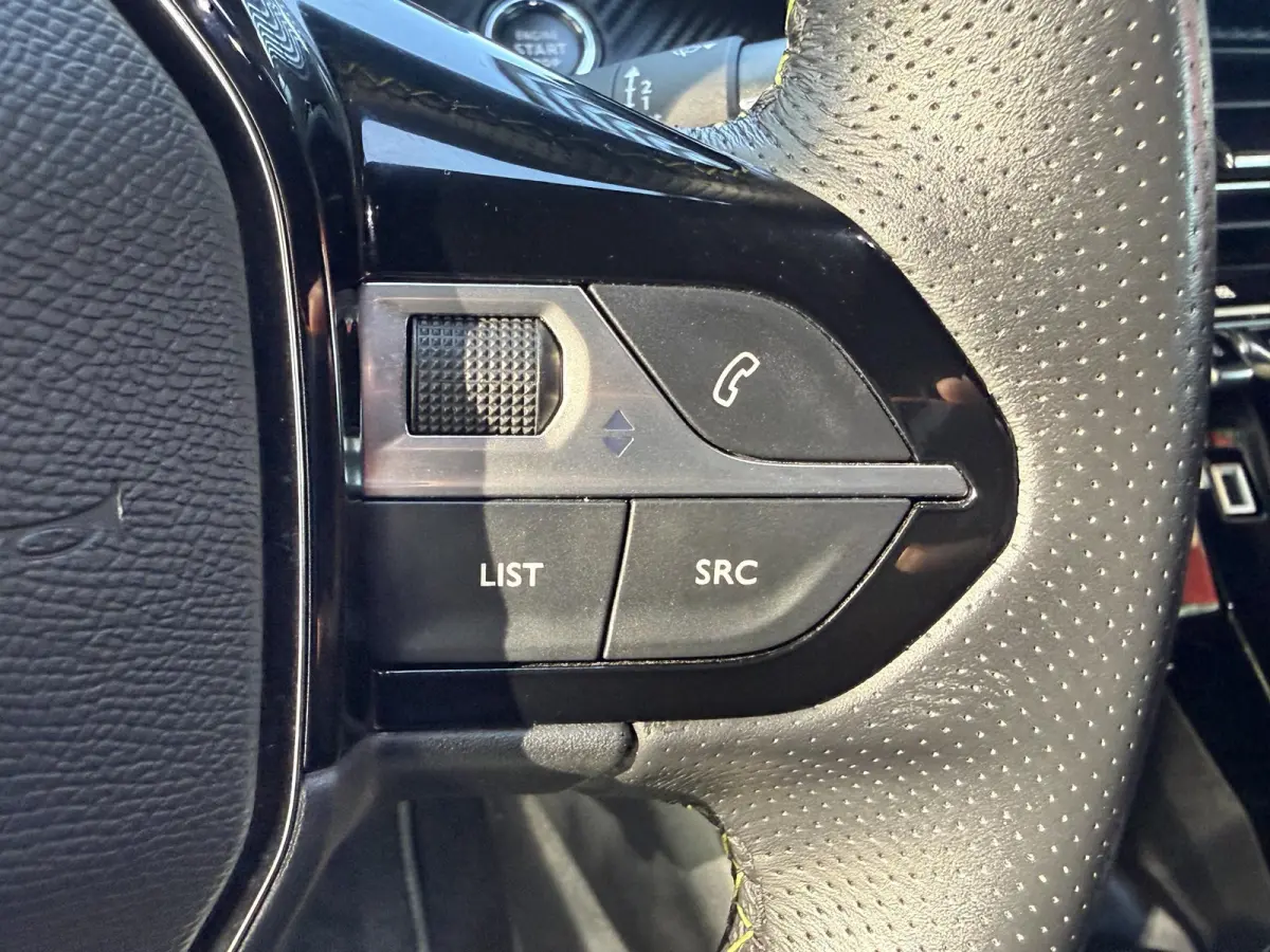 1.2 PureTech GT | Navigatie | Climate control | PDC | Apple CarPlay/Android Auto | LM Velgen |