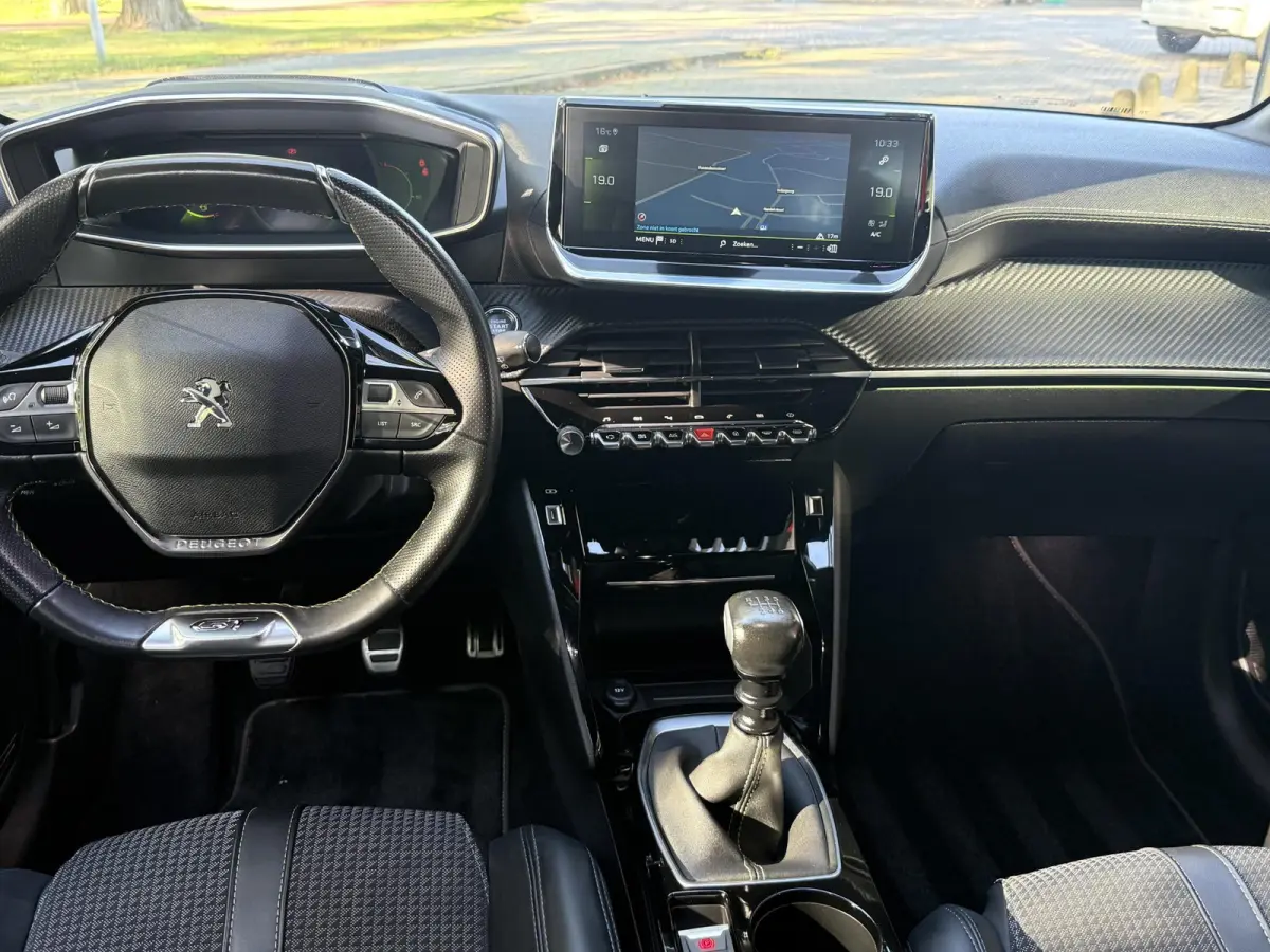 1.2 PureTech GT | Navigatie | Climate control | PDC | Apple CarPlay/Android Auto | LM Velgen |
