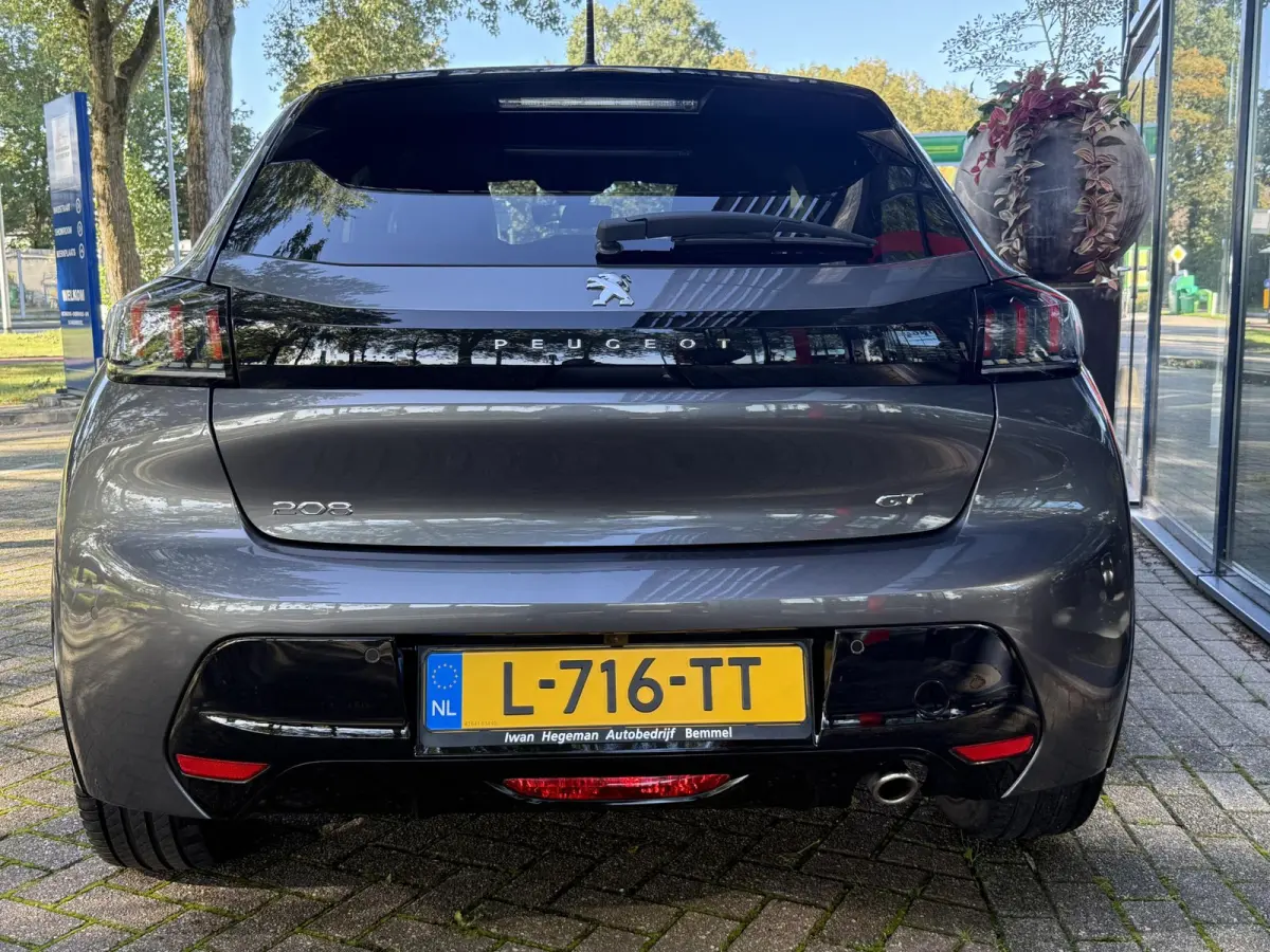 1.2 PureTech GT | Navigatie | Climate control | PDC | Apple CarPlay/Android Auto | LM Velgen |
