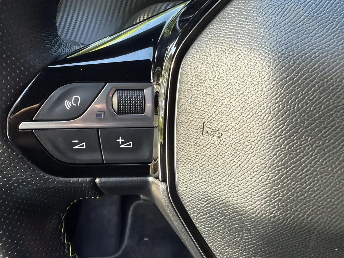1.2 PureTech GT | Navigatie | Climate control | PDC | Apple CarPlay/Android Auto | LM Velgen |