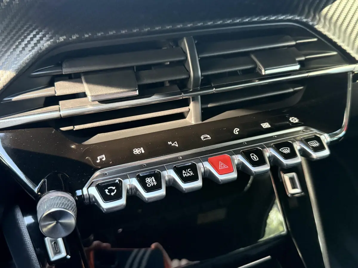 1.2 PureTech GT | Navigatie | Climate control | PDC | Apple CarPlay/Android Auto | LM Velgen |
